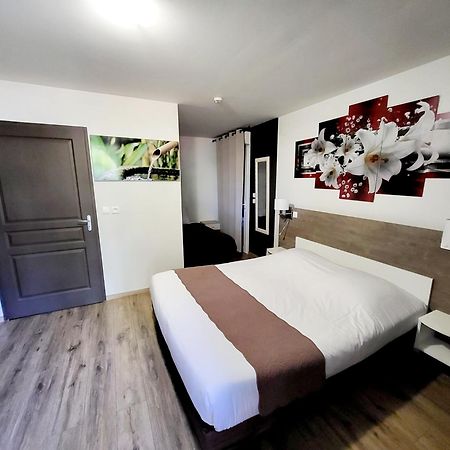 Auberge Des Lacs Bleus Clérac Buitenkant foto