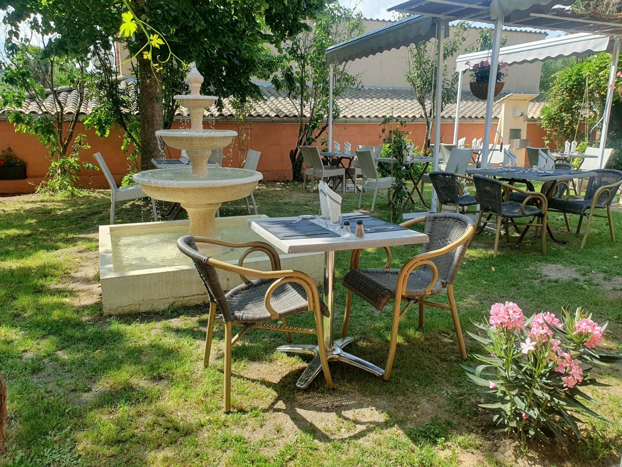 Auberge Des Lacs Bleus Clérac Buitenkant foto