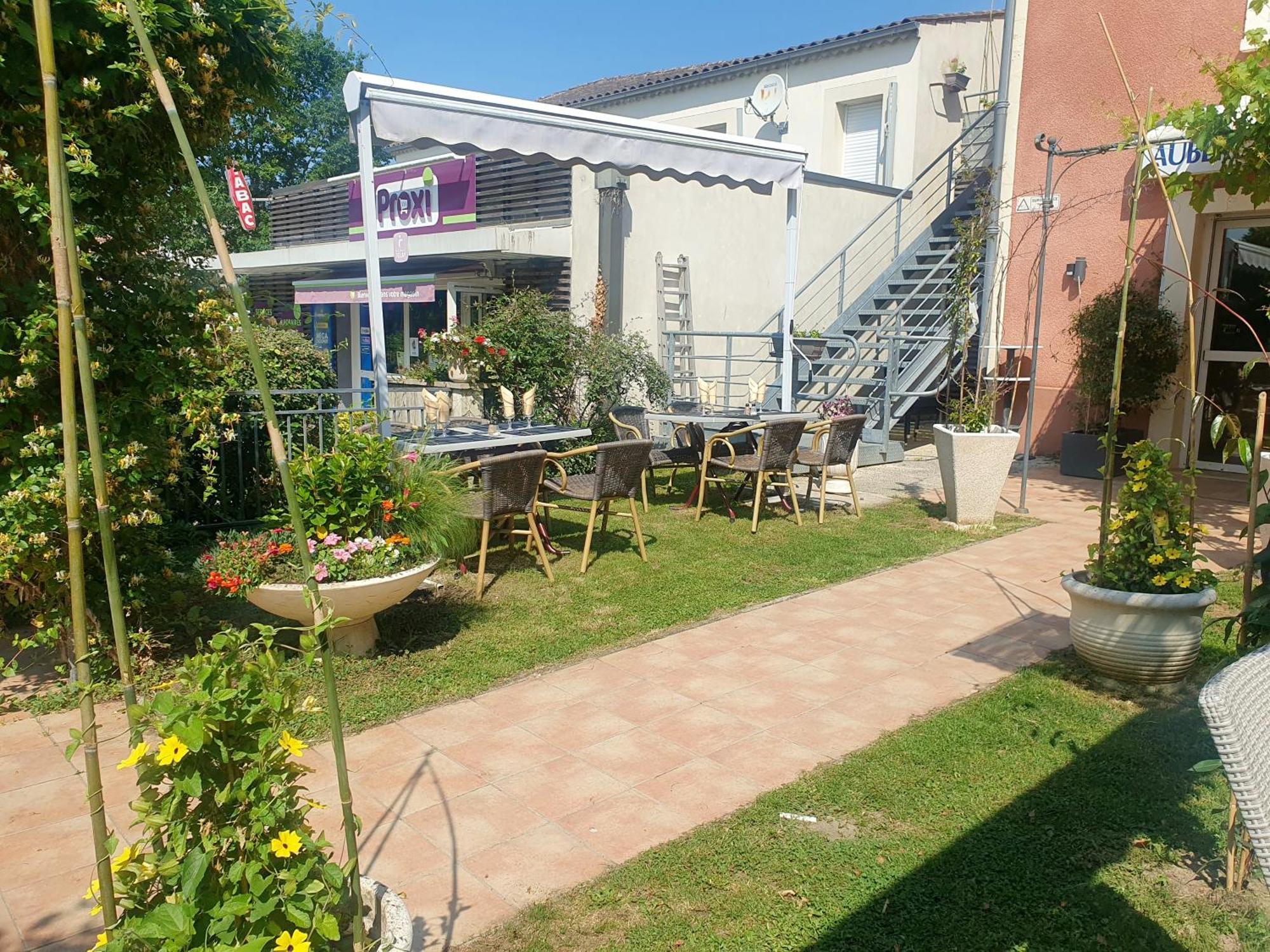 Auberge Des Lacs Bleus Clérac Buitenkant foto